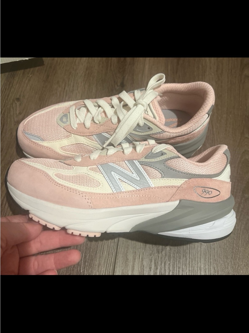 New Balance Women's Light Pink & Gray 990v6
